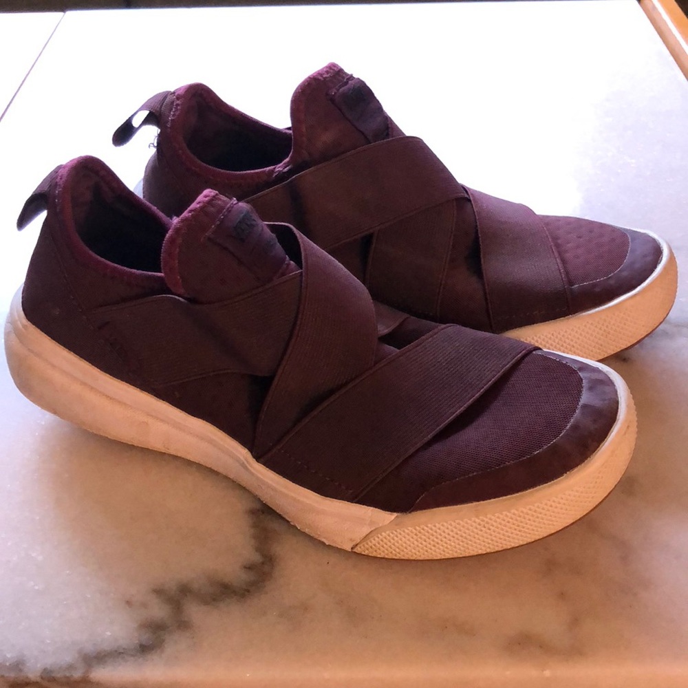 Vans Ultra-range Gores in maroon